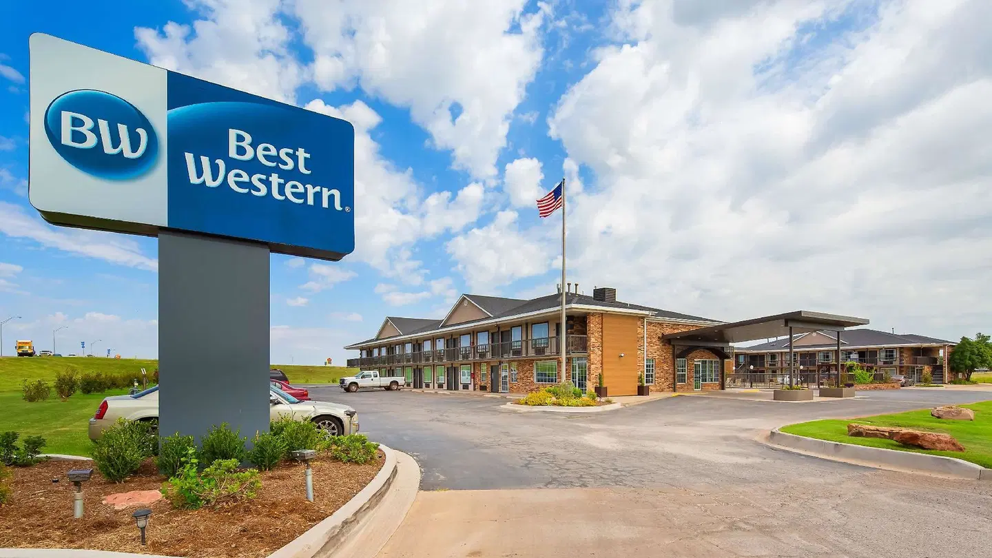 Best Western El Reno EXTERIOR