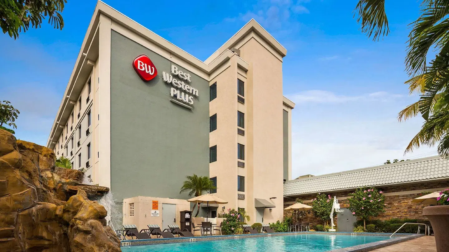 Best Western Plus Hollywood/Aventura EXTERIOR