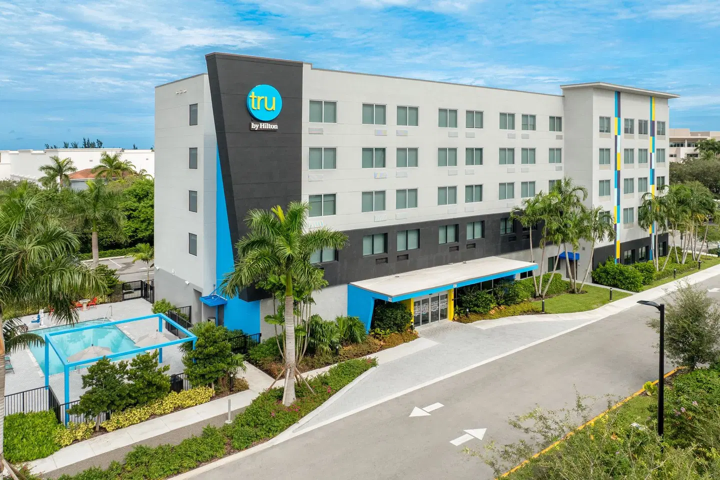 Tru By Hilton Miramar EXTERIOR