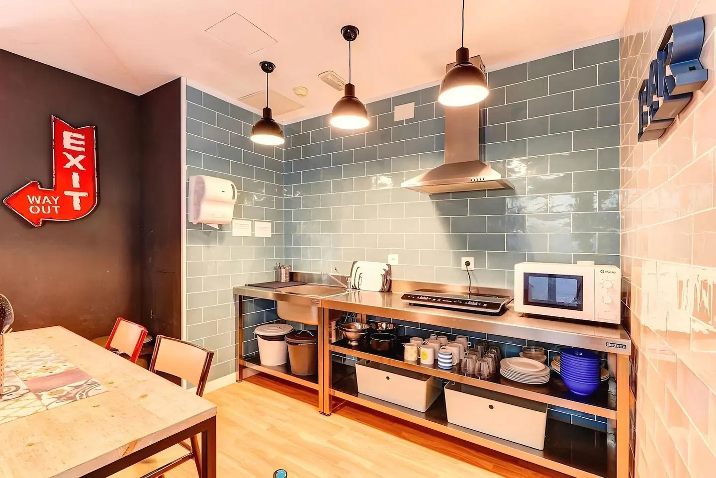Factory Hostels Barcelona Badezimmer
