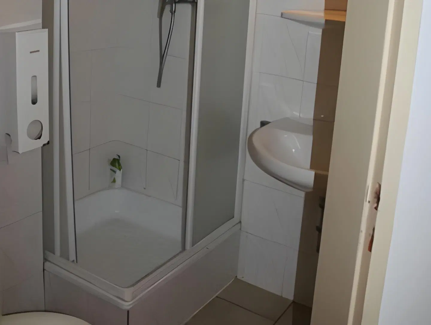 Arnes Hotel Vienna Badezimmer