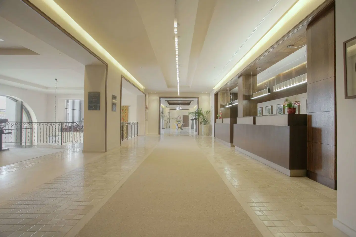 DoubleTree by Hilton La Torre Golf & Spa Resort LOUNGE_LOBBY