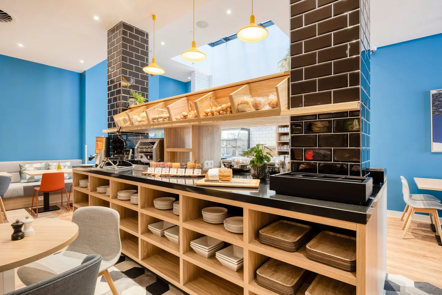 Holiday Inn Express Antwerp - City Centre by IHG Bar