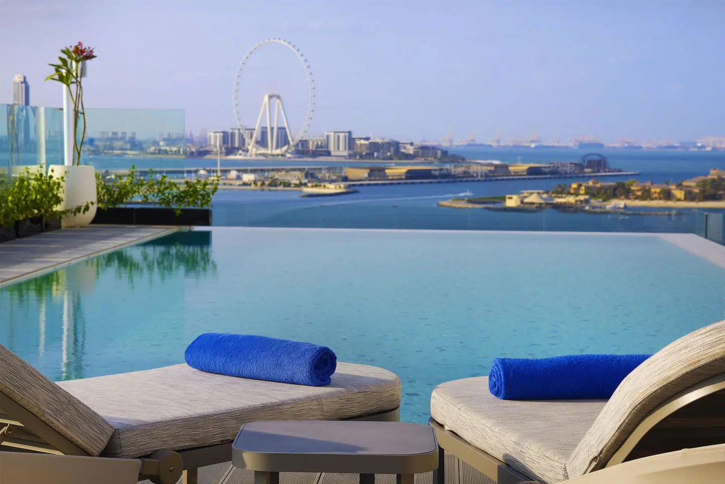 Tumbi Hotel Dubai The Palm, Tapestry Collection by Hilton LANDSCAPE