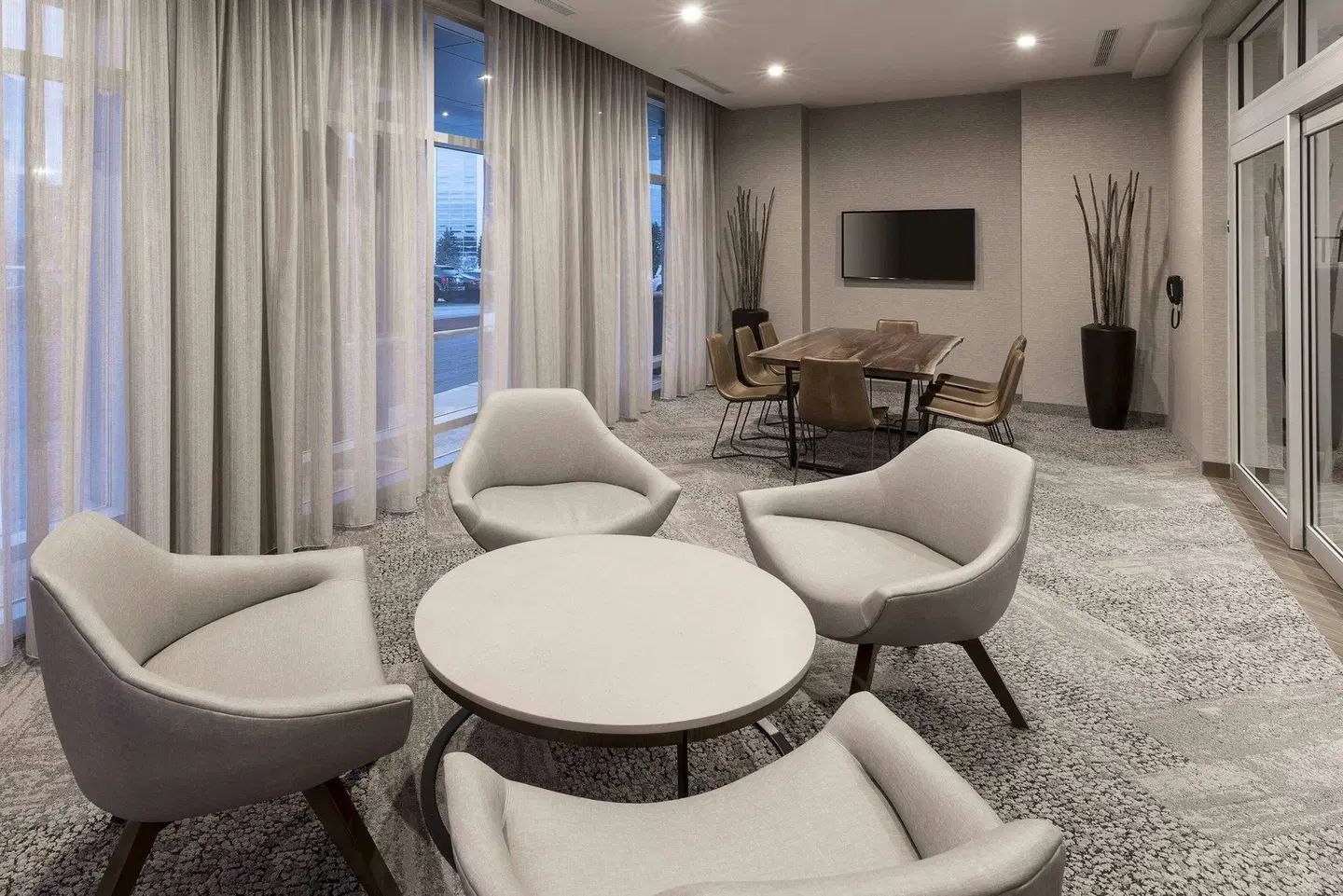 Courtyard by Marriott Burlington ROOM_EXAMPLE