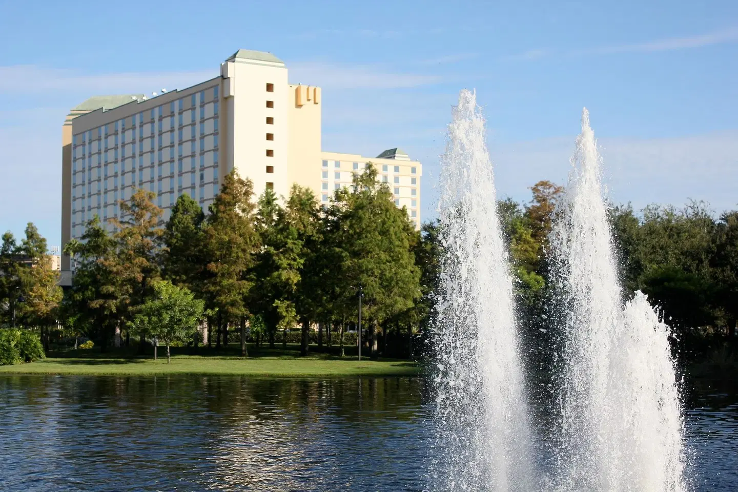 Rosen Plaza Hotel EXTERIOR