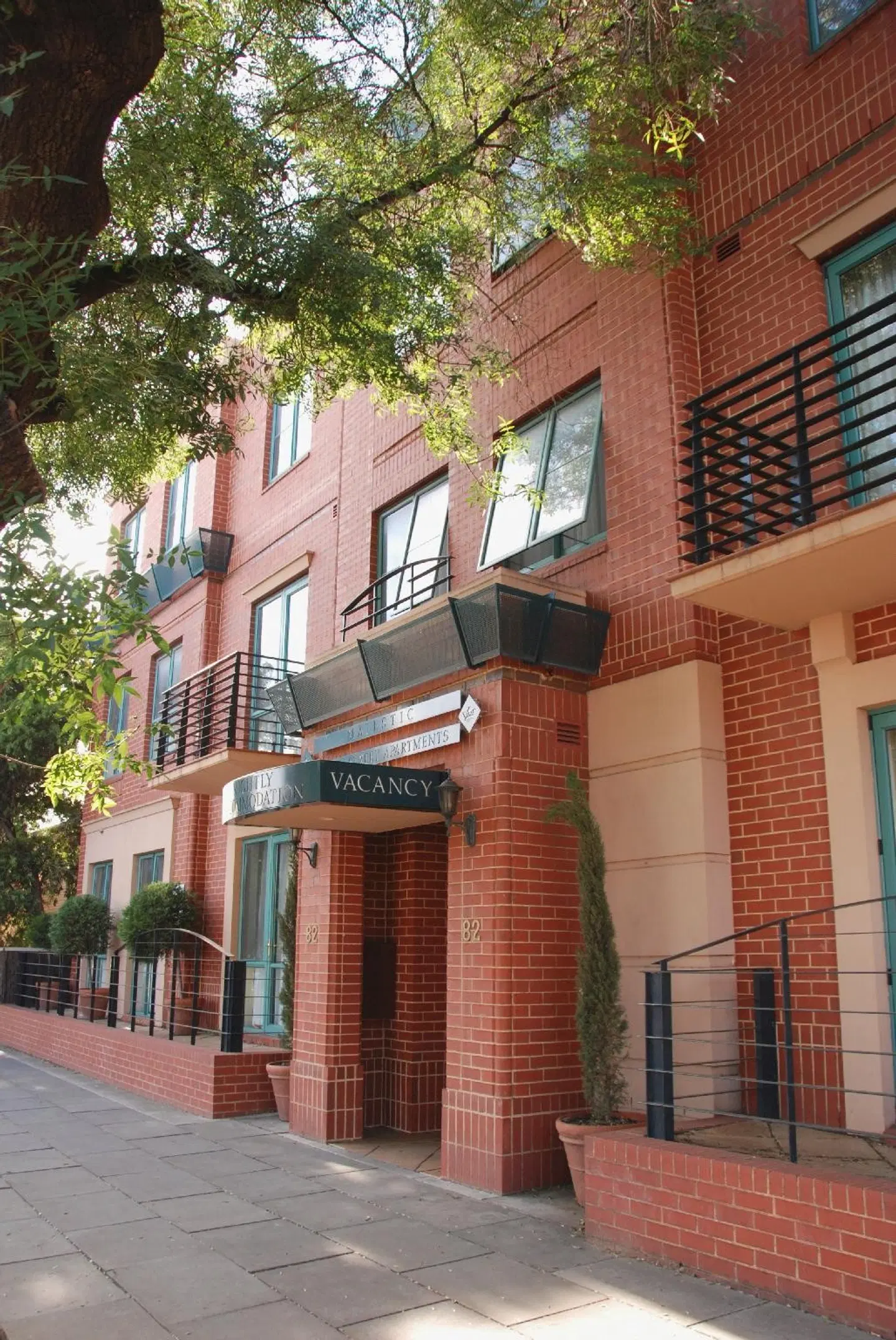 Majestic Tynte Street Apartments EXTERIOR