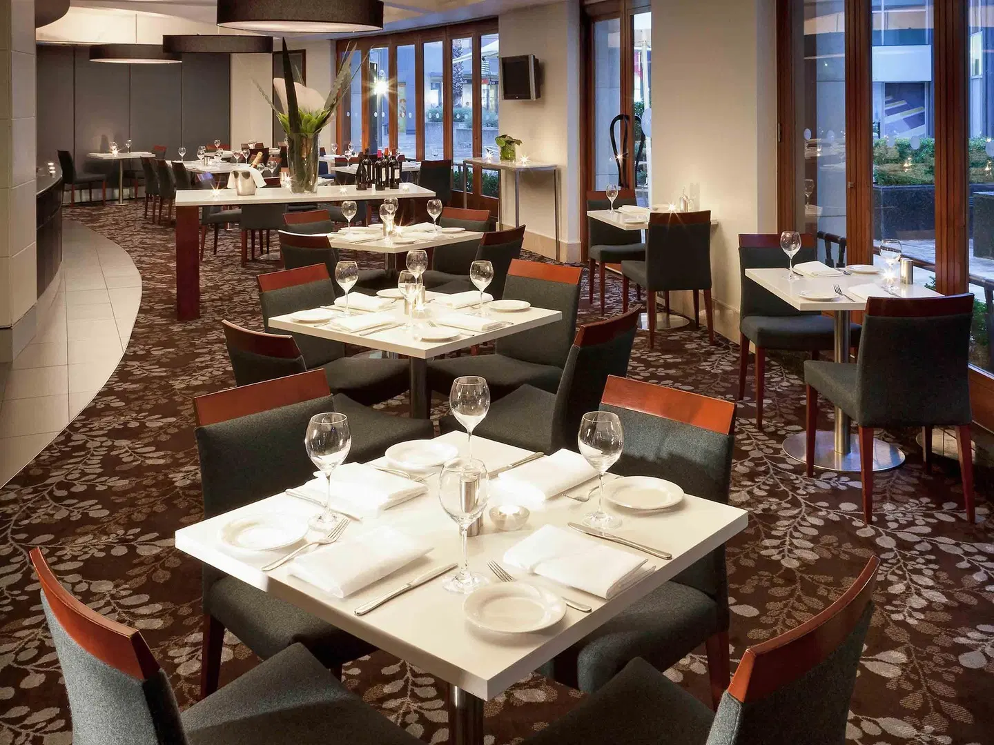 Quay West Suites Melbourne Restaurant