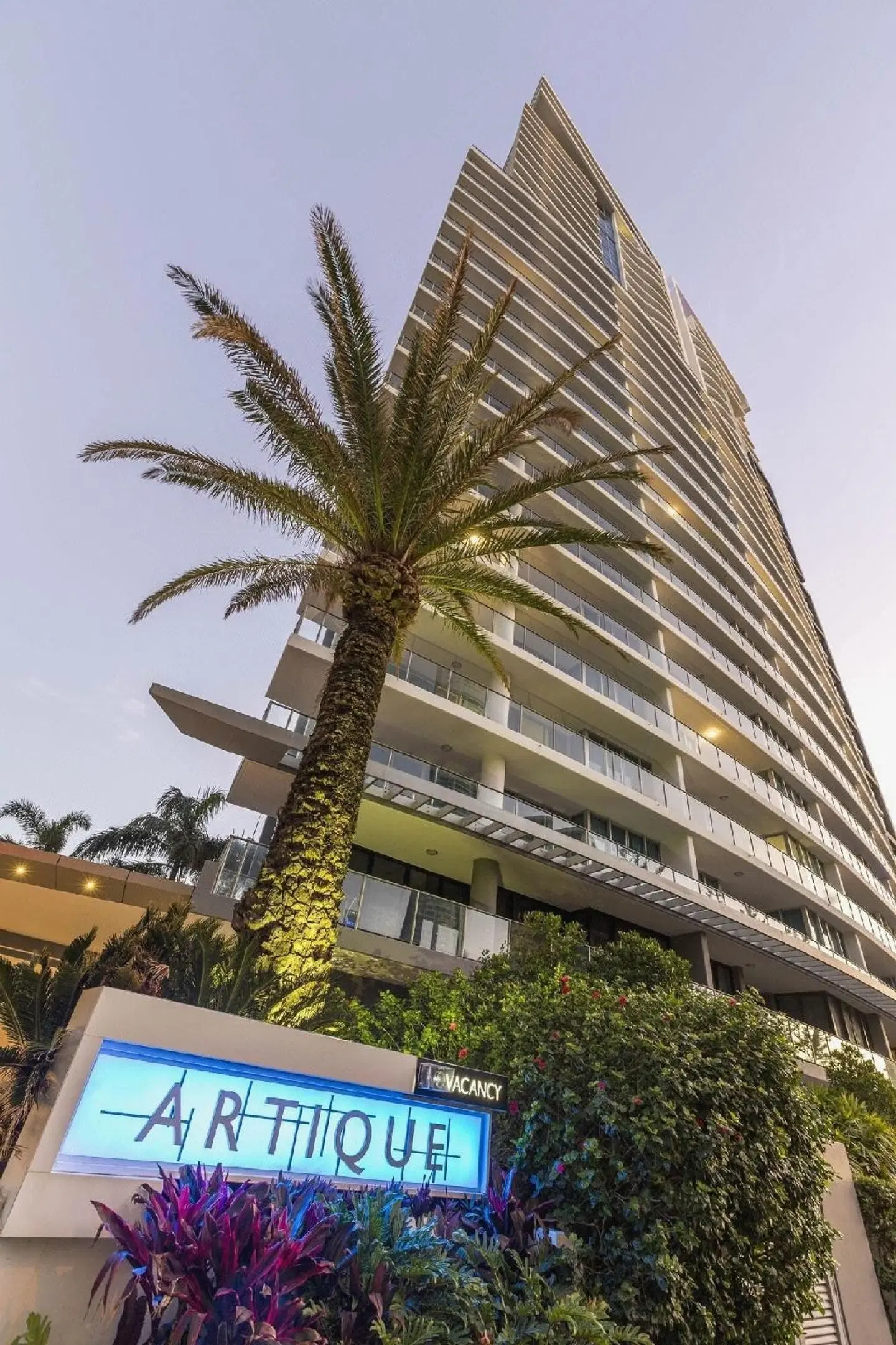 Artique Surfers Paradise EXTERIOR
