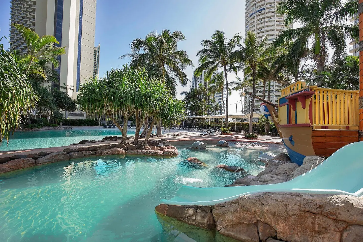 Mantra Crown Towers OUTDOOR_POOL