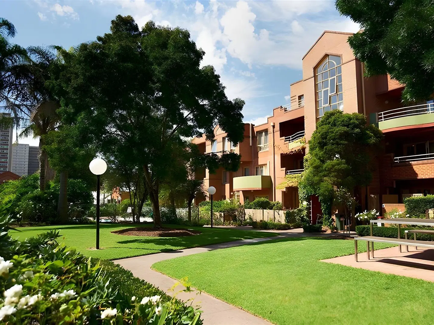 Quest Royal Gardens EXTERIOR