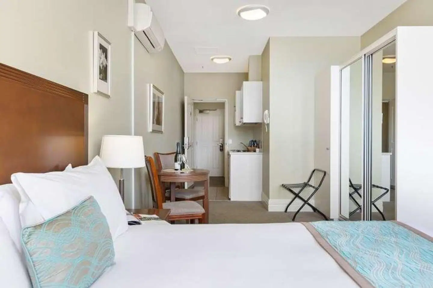 Quest Launceston ROOM_EXAMPLE