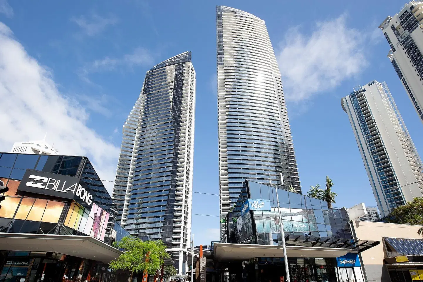 Mantra Circle on Cavill - Surfers Paradise EXTERIOR