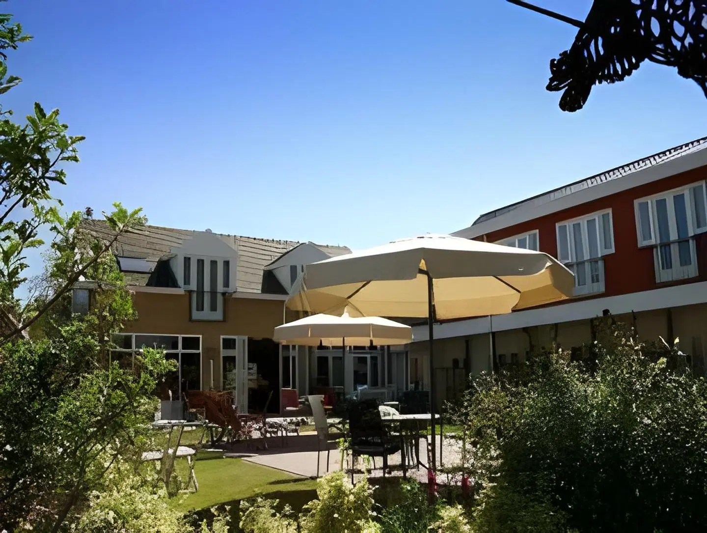 Van Heeckeren Hotel EXTERIOR