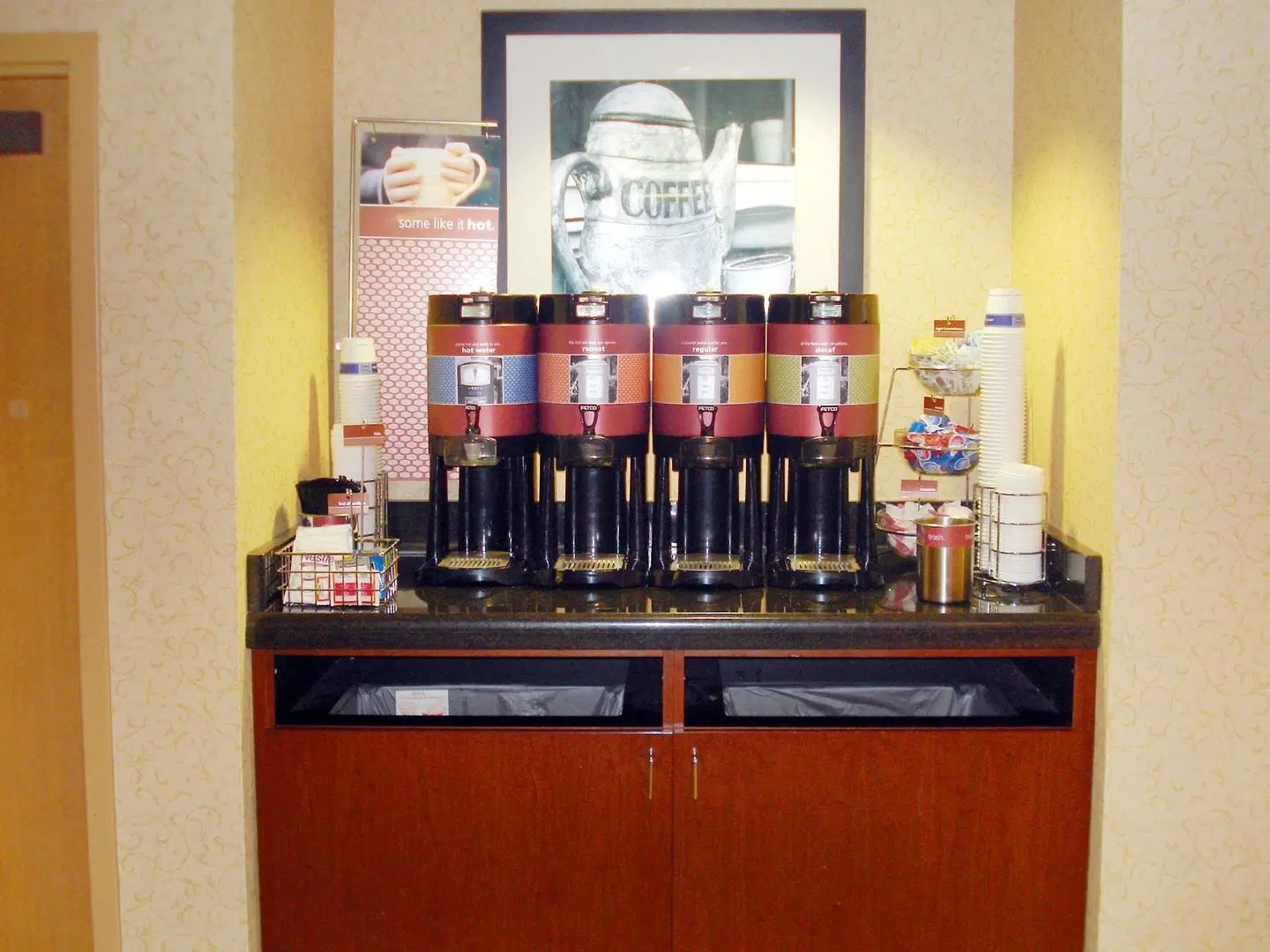 Hampton Inn Des Moines-Airport Bar
