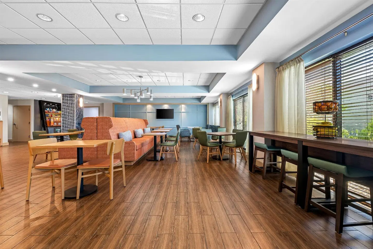 Hampton Inn Birmingham-Trussville Bar