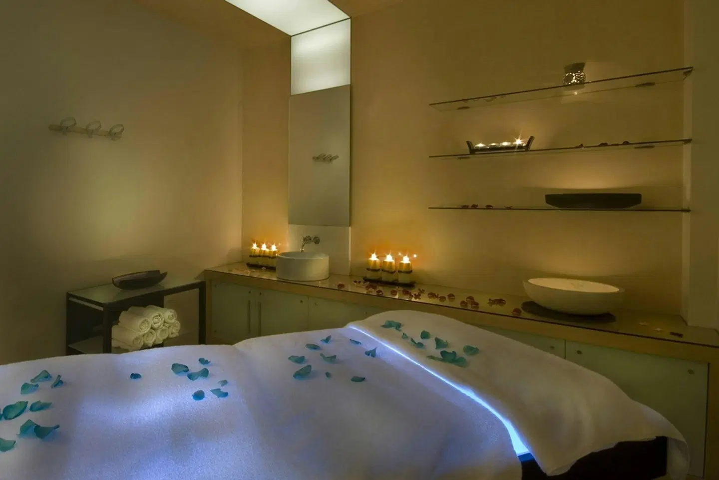 Sheraton Dammam Hotel & Convention Centre ROOM_EXAMPLE