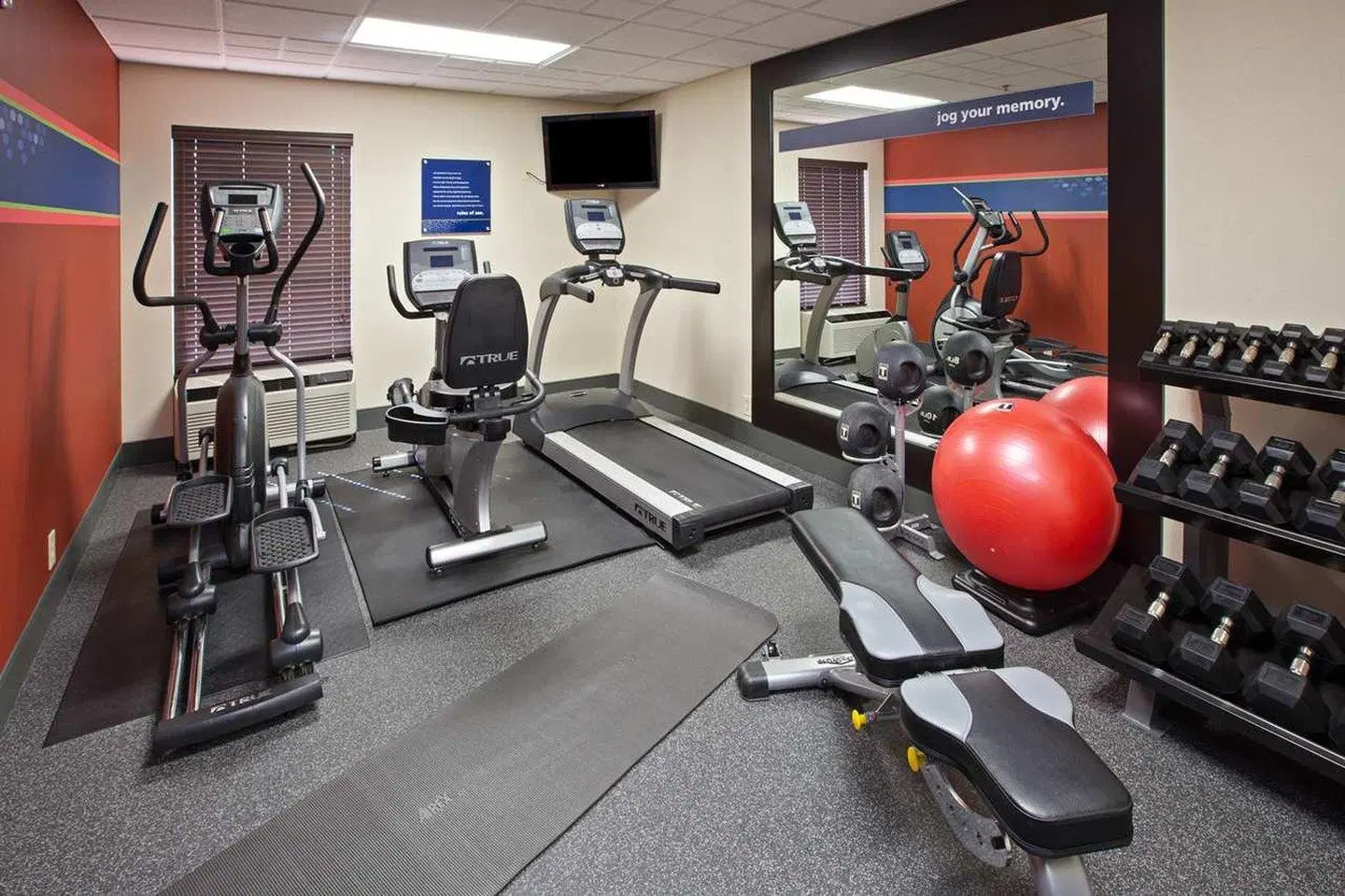 Hampton Inn Louisville I-65 @ Brooks Rd. SPORTS_AND_LEISURE