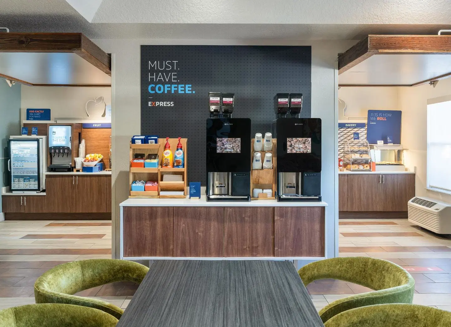 Holiday Inn Express & Suites Orlando International Airport by IHG LOUNGE_LOBBY