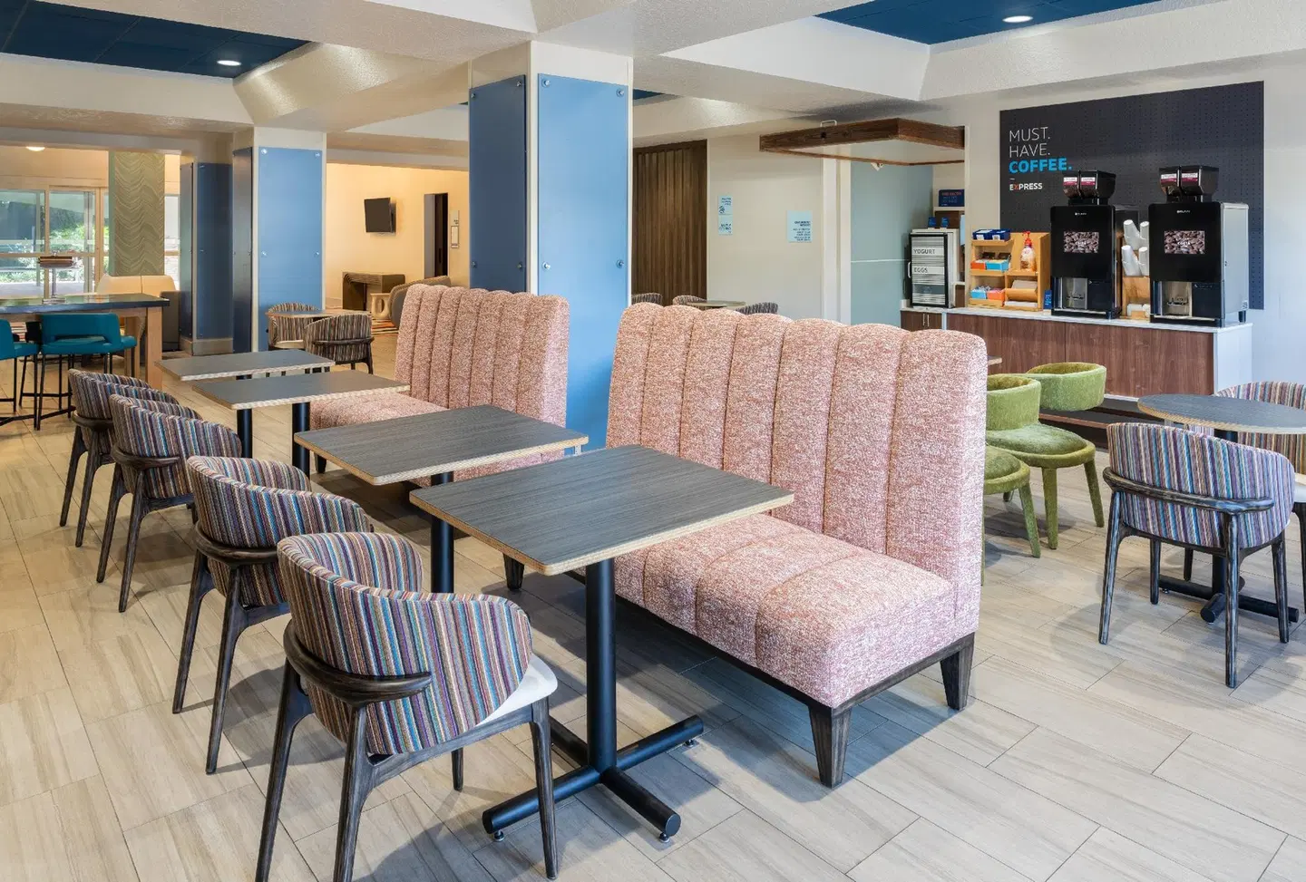 Holiday Inn Express & Suites Orlando International Airport by IHG LOUNGE_LOBBY