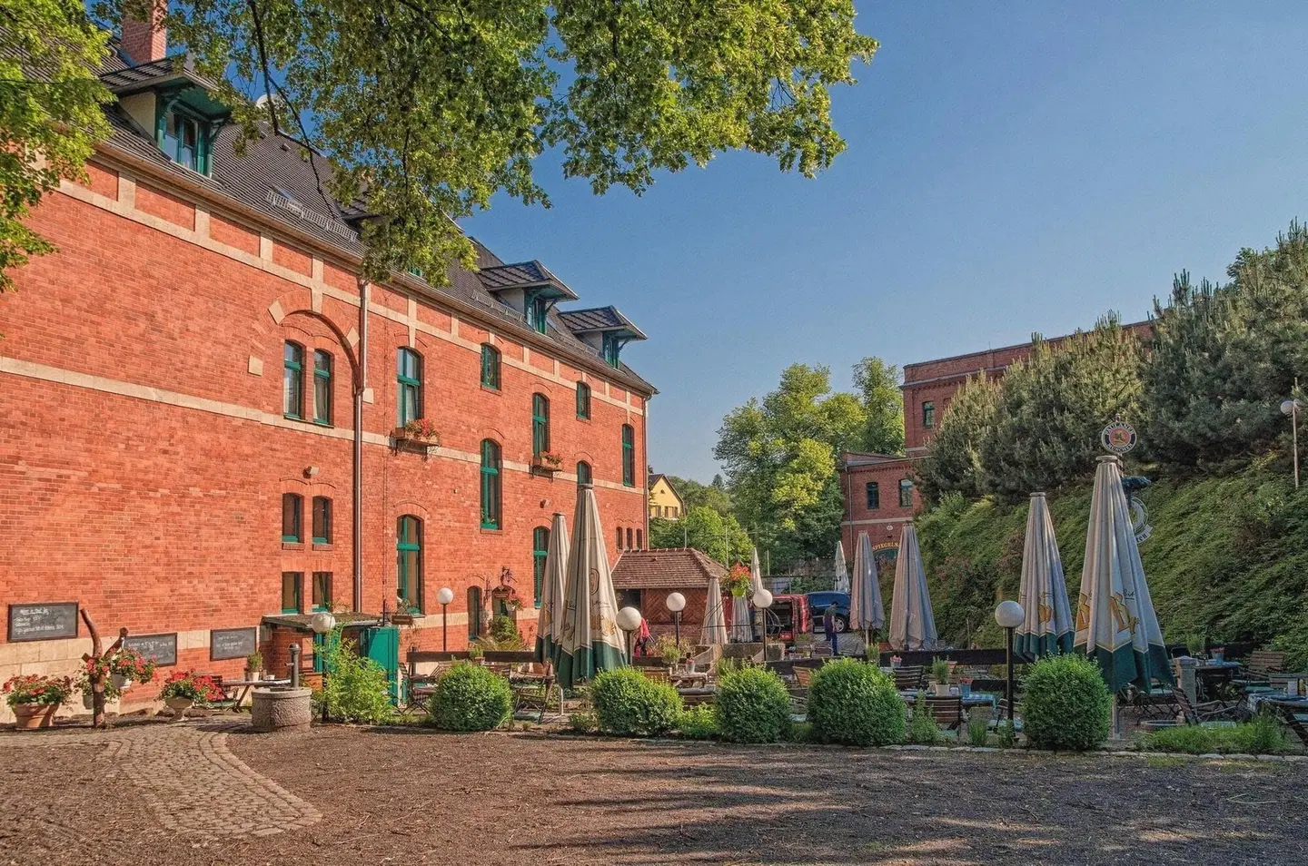 Gasthaus & Hotel Zur Henne EXTERIOR