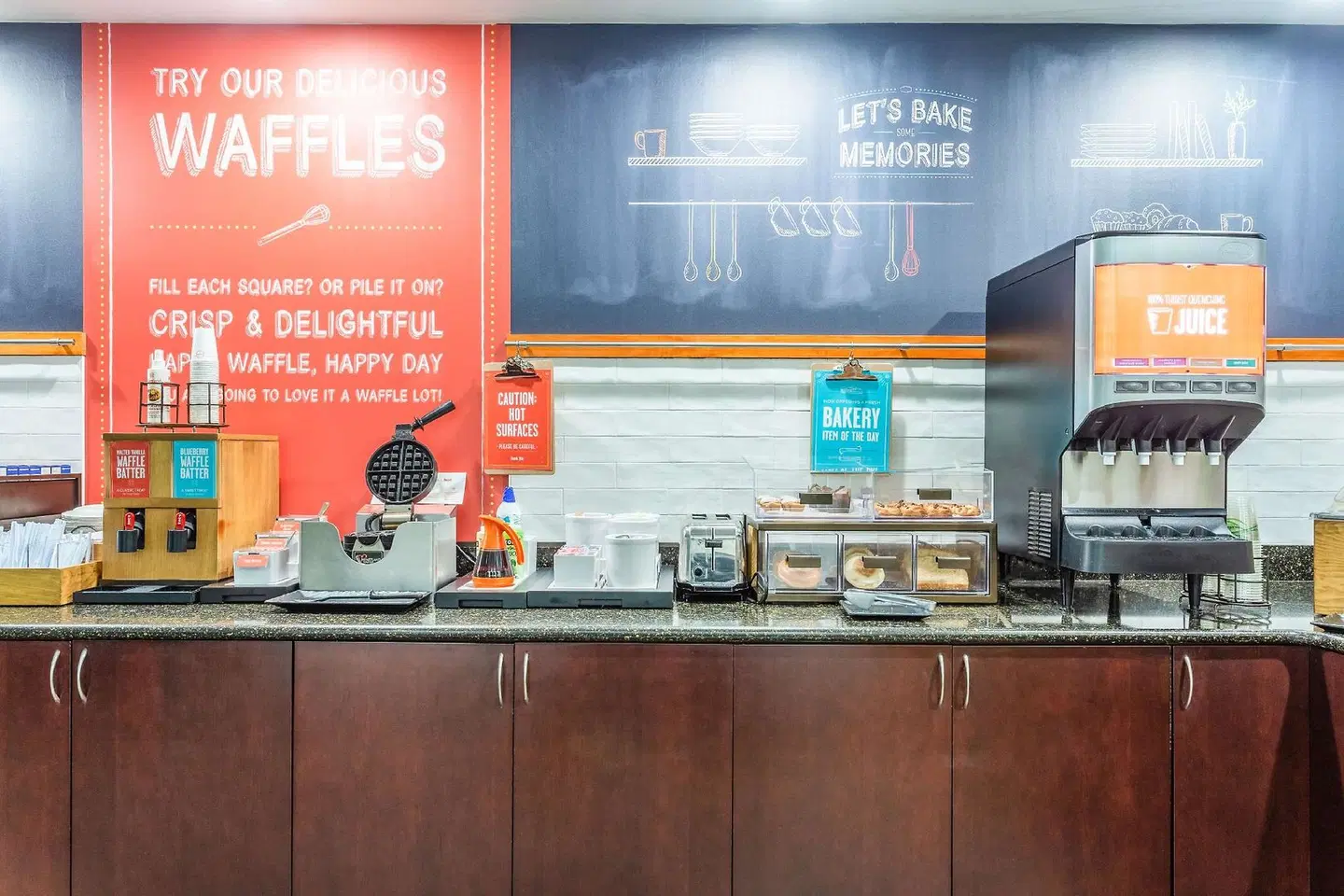 Hampton Inn Eau Claire Bar