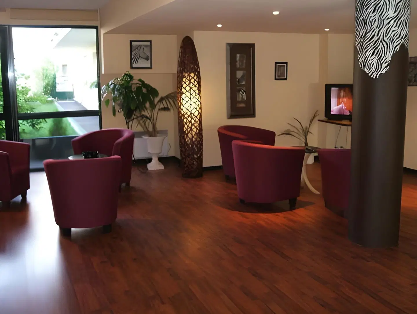 Appart Hotel Reims Champ De Mars LOUNGE_LOBBY
