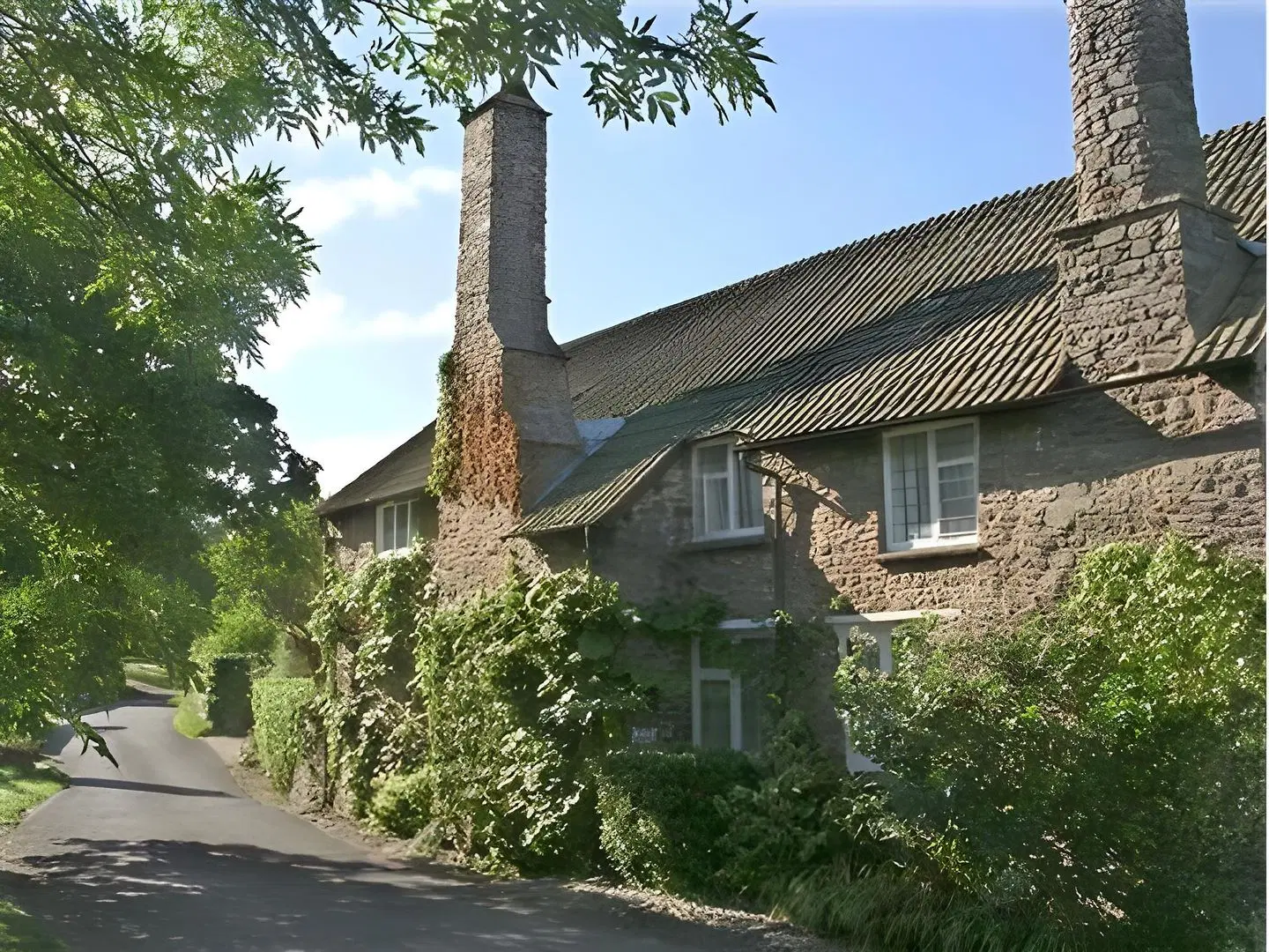 Tudor Cottage EXTERIOR