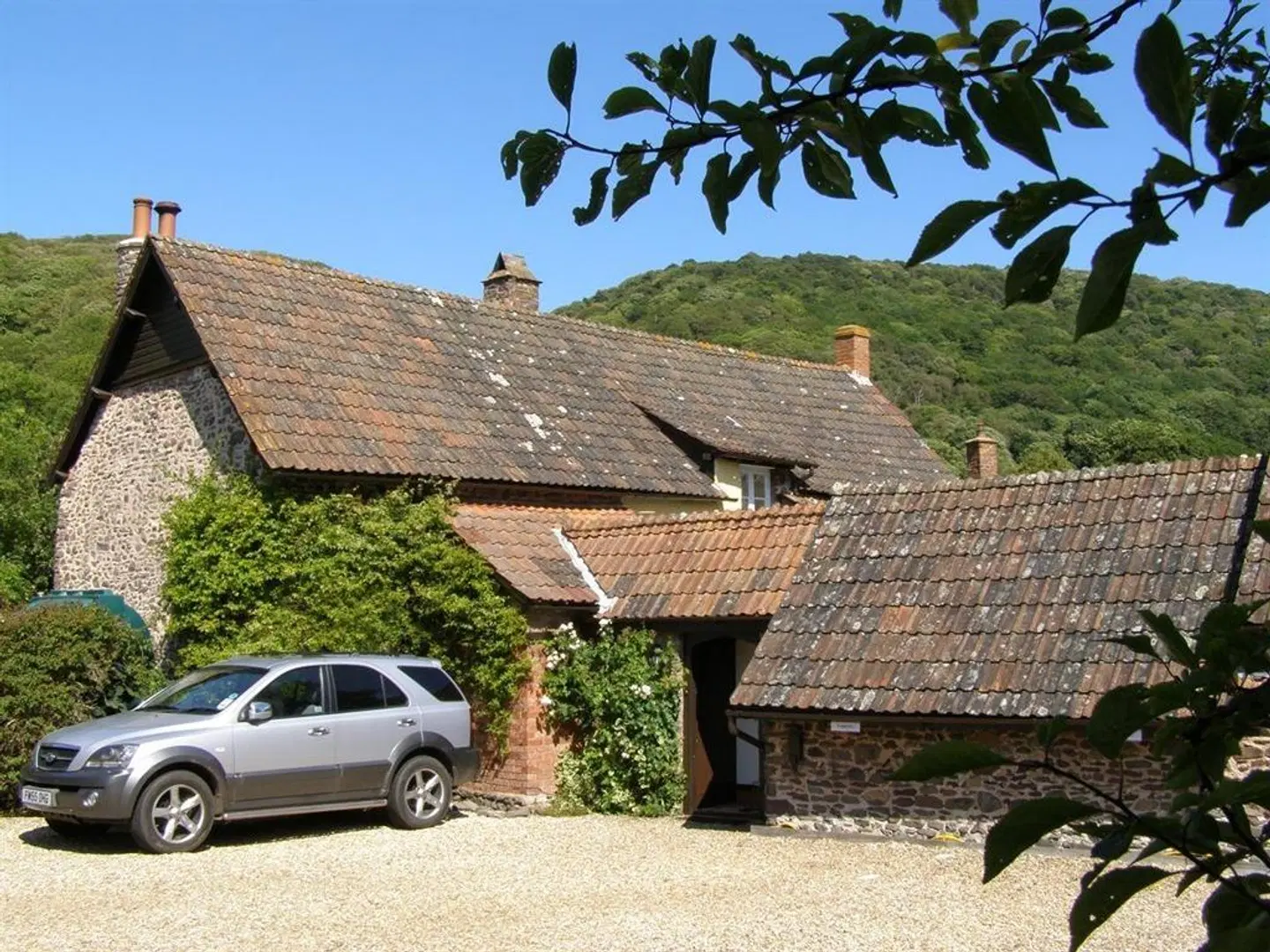 Tudor Cottage EXTERIOR
