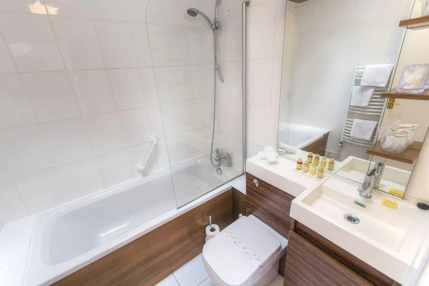 Grovefield Manor Hotel - Guest house Badezimmer