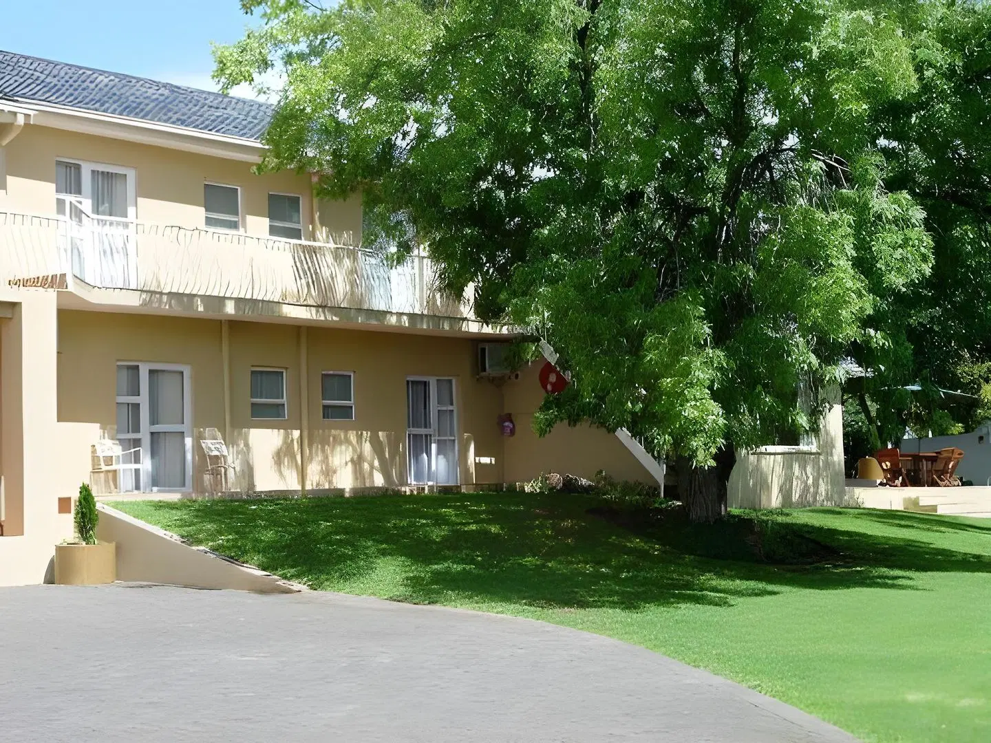 Bayswater Lodge EXTERIOR