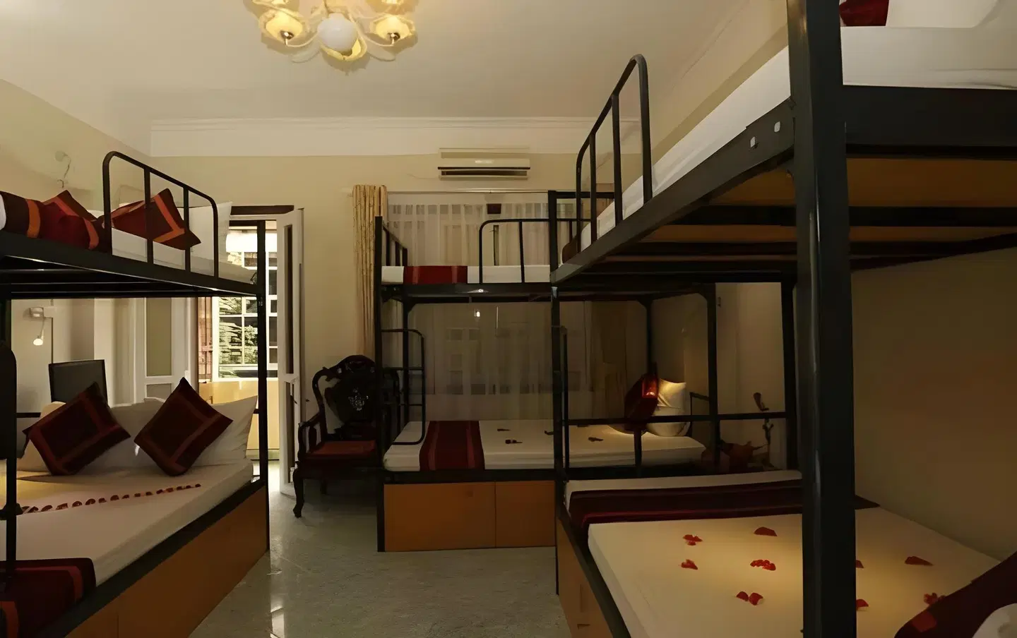 Hanoi City Backpackers Hostel ROOM_EXAMPLE