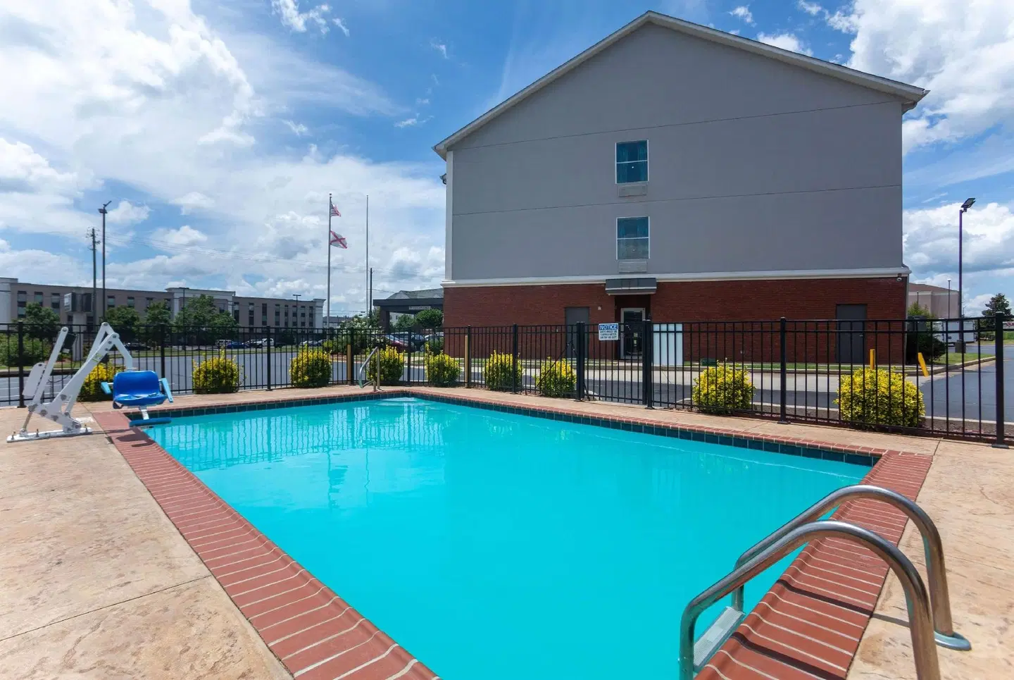 La Quinta Inn & Suites by Wyndham Oxford - Anniston OUTDOOR_POOL