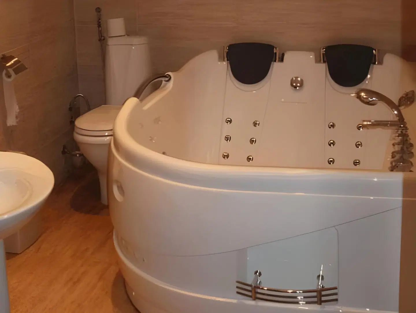 Atp'tas komplekss Lilaste Badezimmer