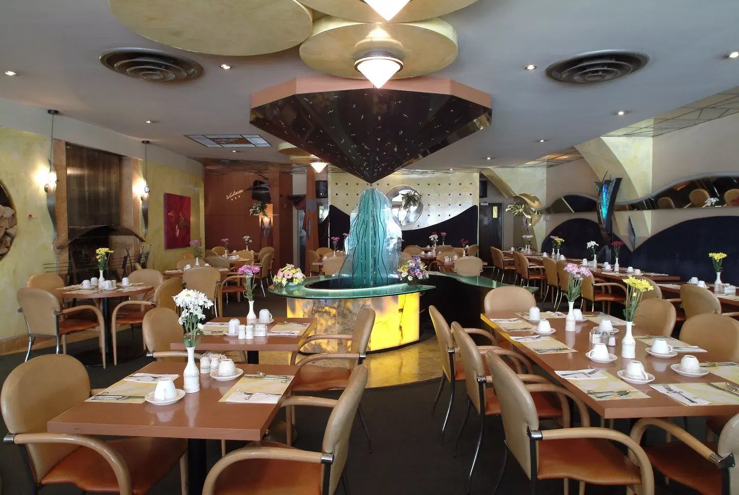 Holiday Inn Niagara Falls - by the Falls by IHG Restaurant