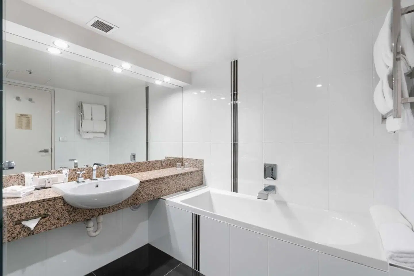 Hotel Grand Chancellor Launceston Badezimmer