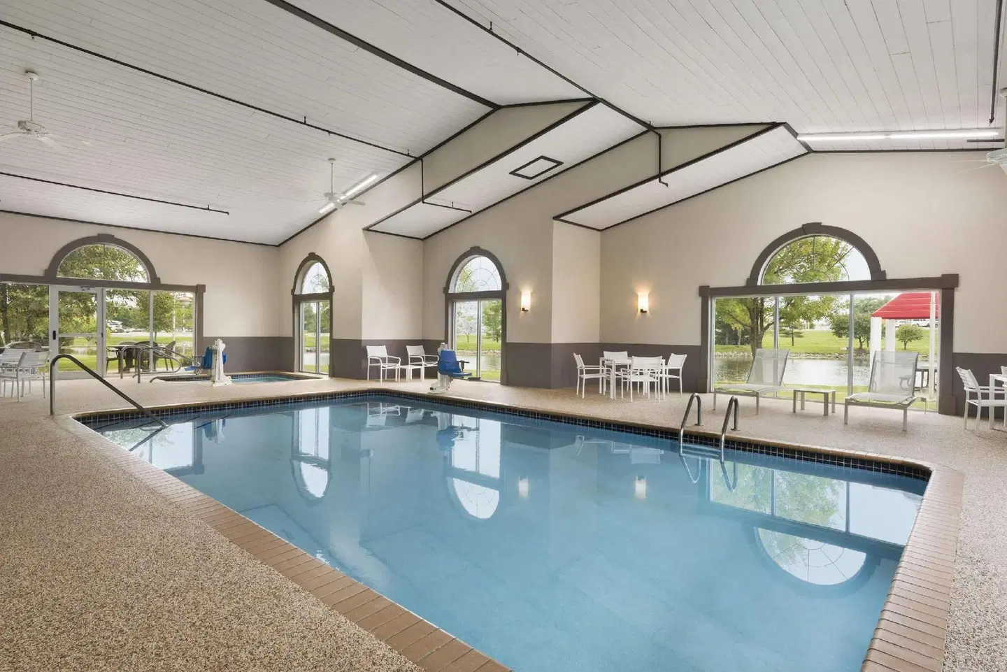 Country Inn & Suites by Radisson, Ankeny, IA Hallenbad