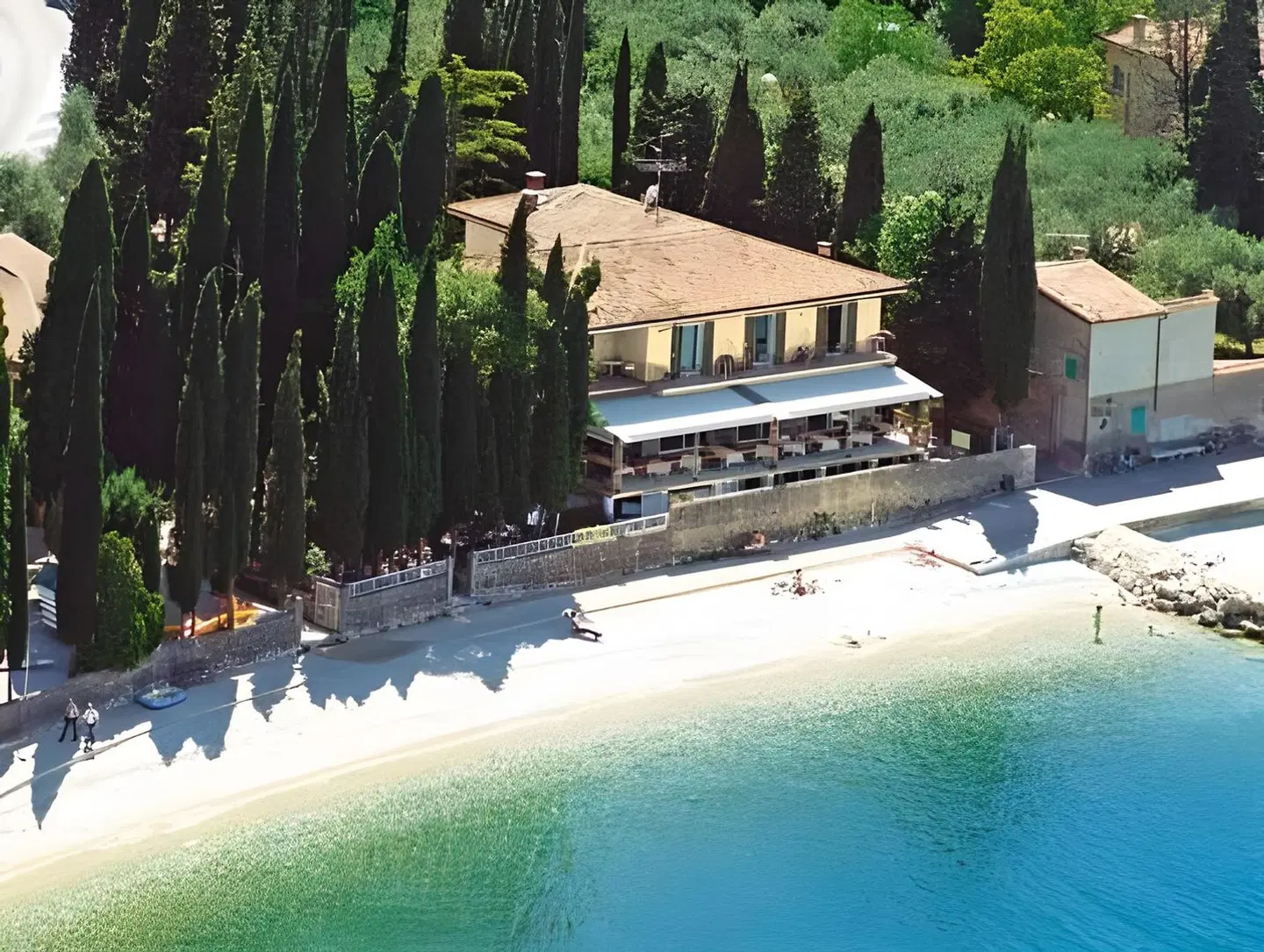Hotel Baia dei Pini EXTERIOR