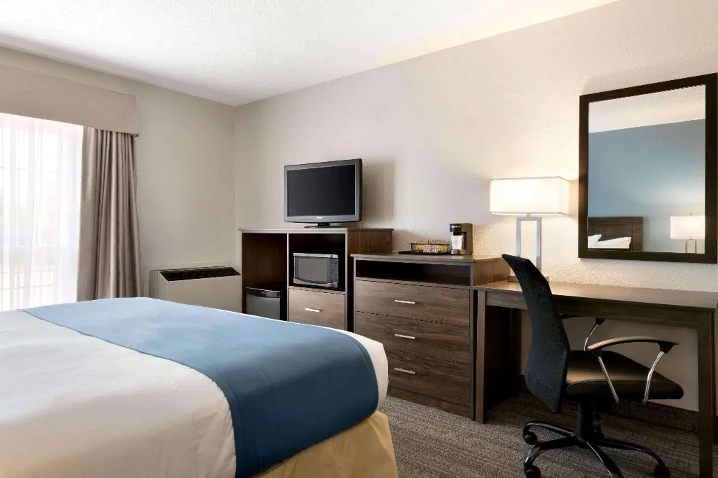 Travelodge Suites New Glasgow ROOM_EXAMPLE