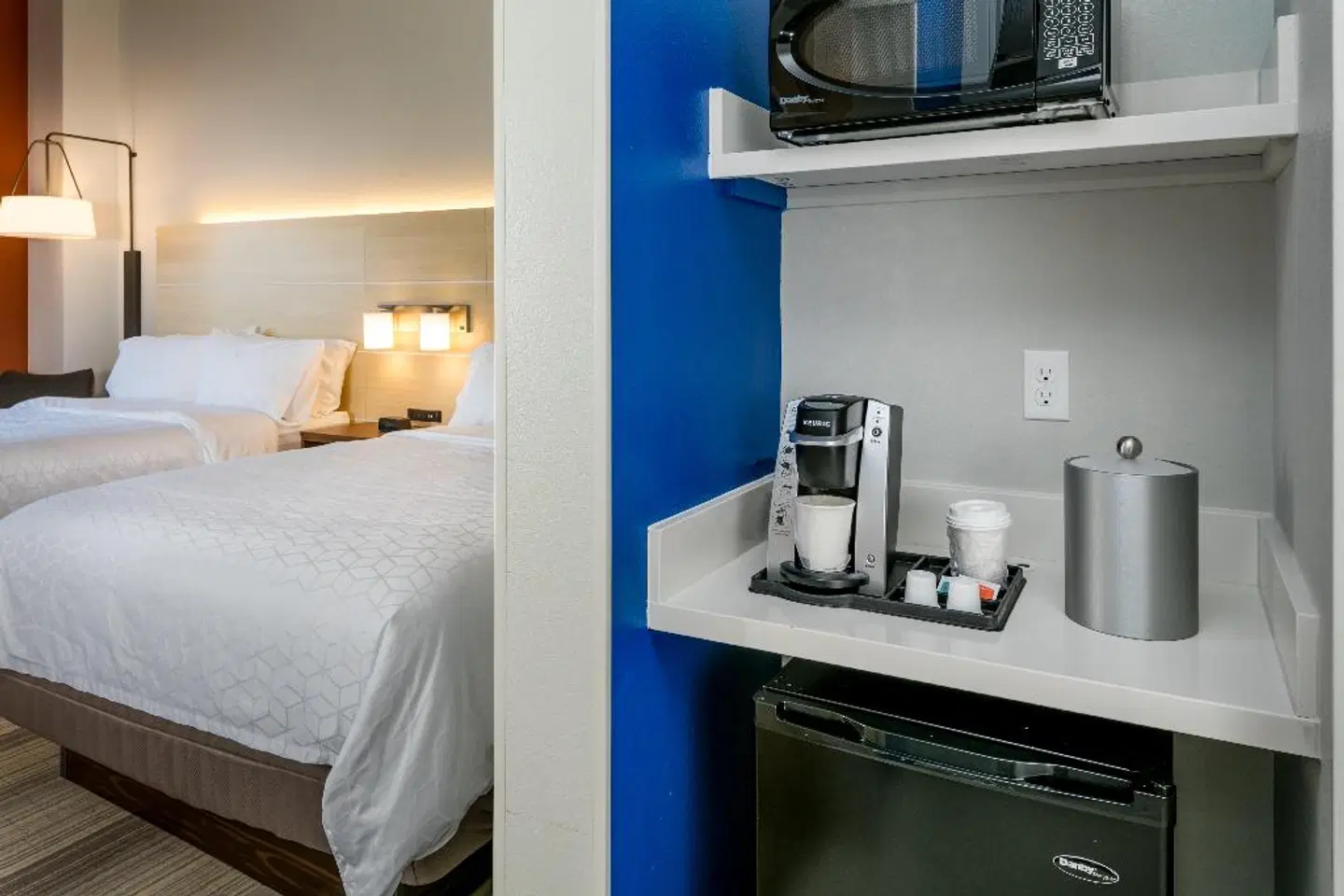 Holiday Inn Express & Suites Bend South ROOM_EXAMPLE