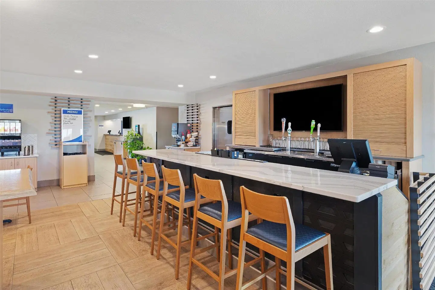 Best Western Eau Claire South Bar