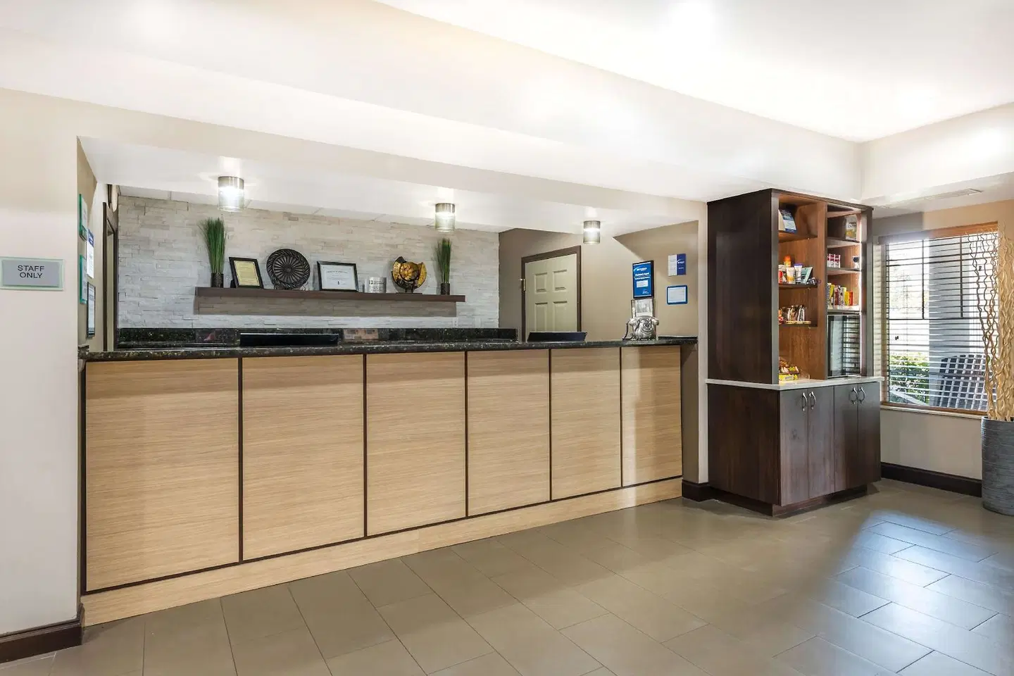 Best Western Plus Lake City LOUNGE_LOBBY