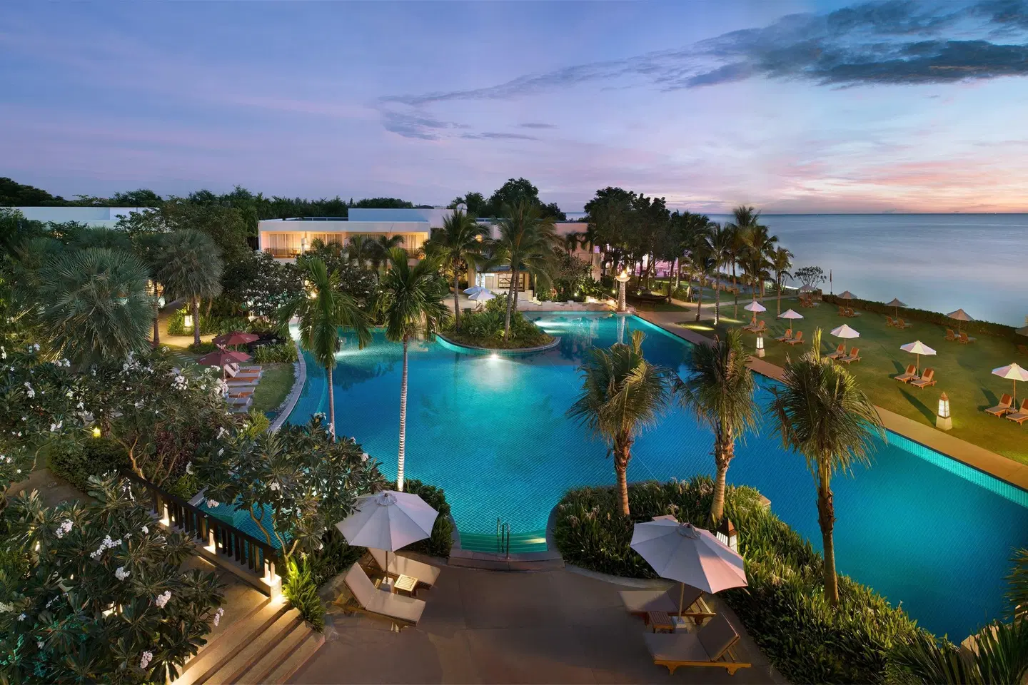 Sheraton Hua Hin Resort & Spa OUTDOOR_POOL