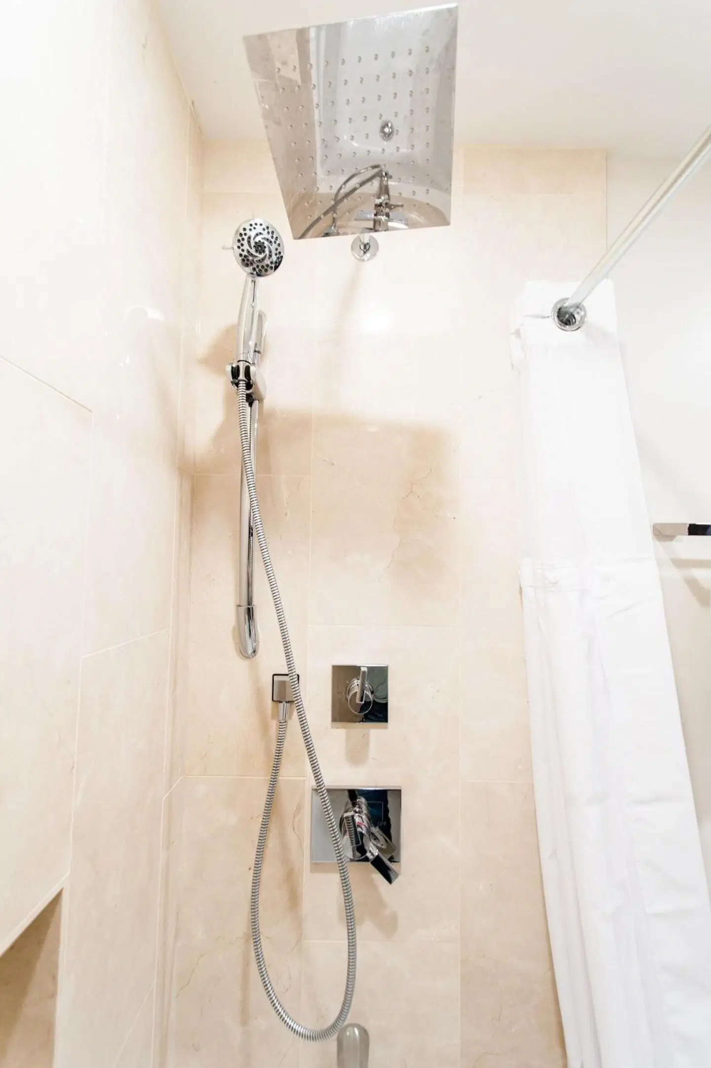 The Sydney Boutique Inn Badezimmer
