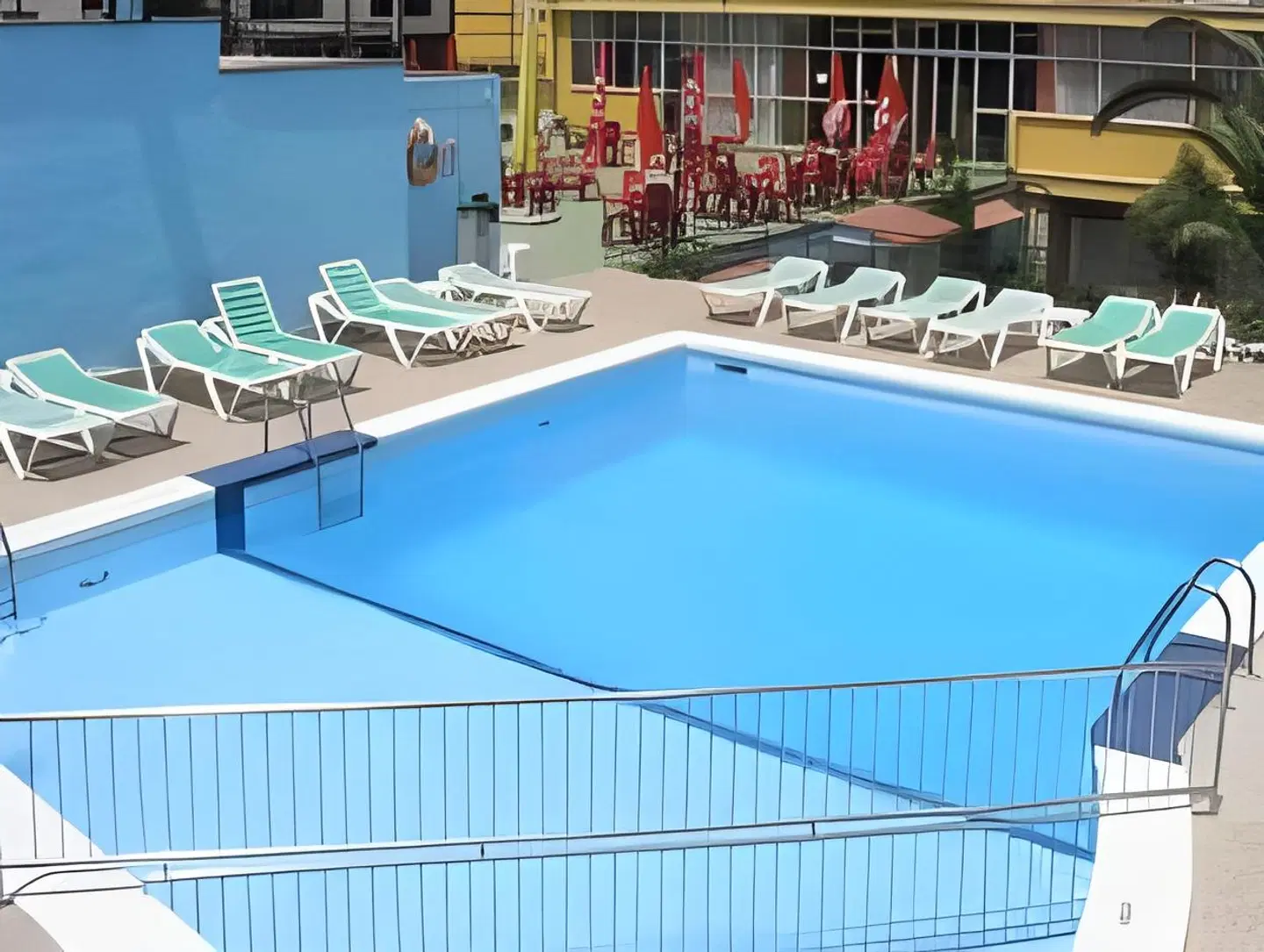 Amic Miraflores Hallenbad