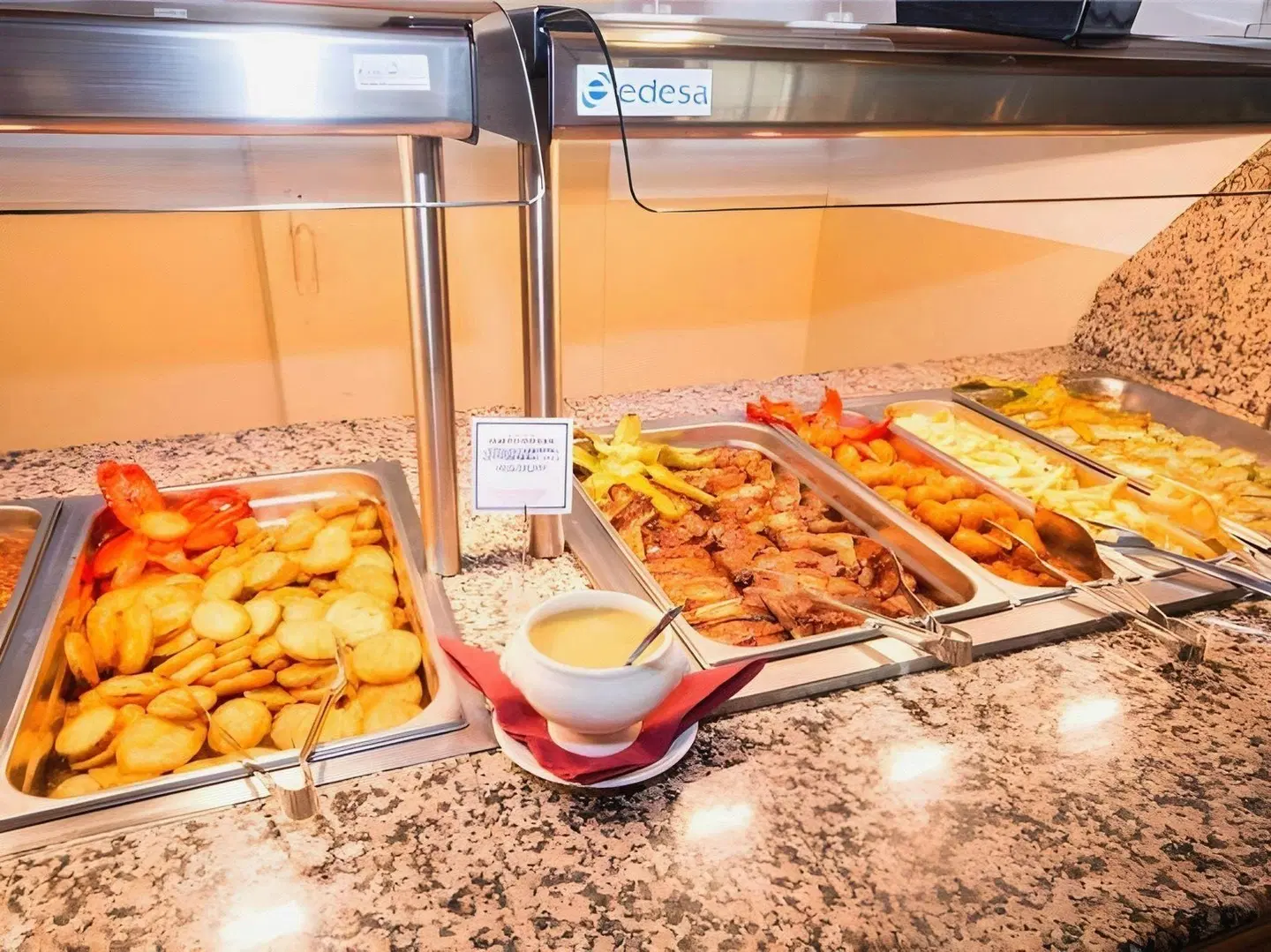 Amic Miraflores Restaurant