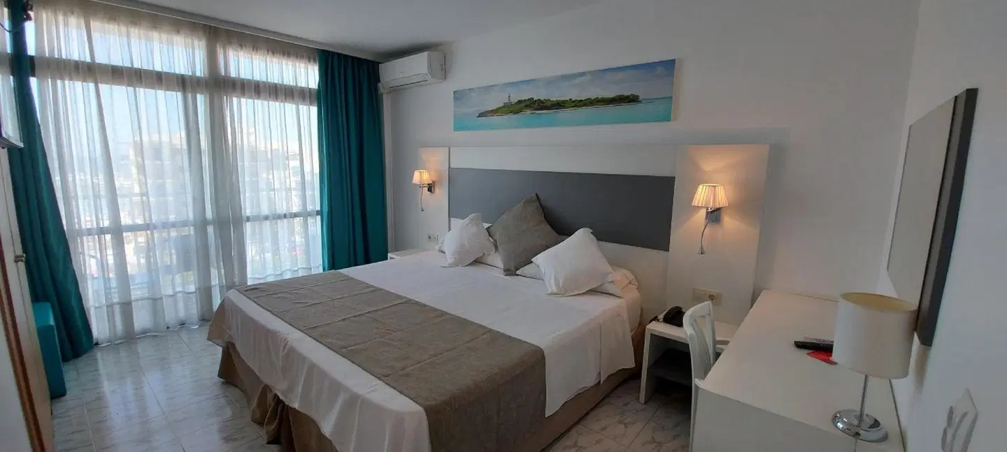 Amic Miraflores ROOM_EXAMPLE