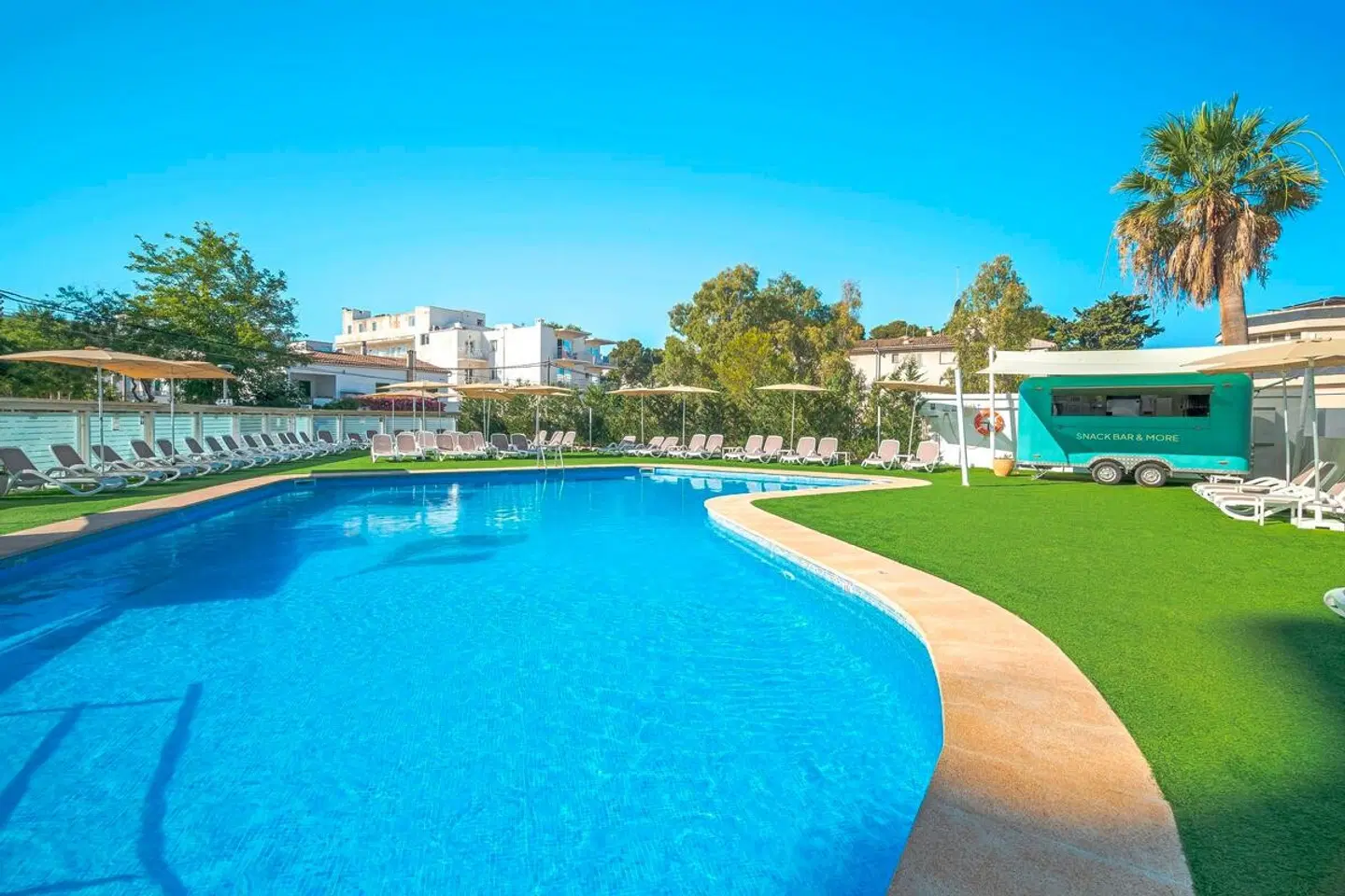 THB Maria Isabel OUTDOOR_POOL
