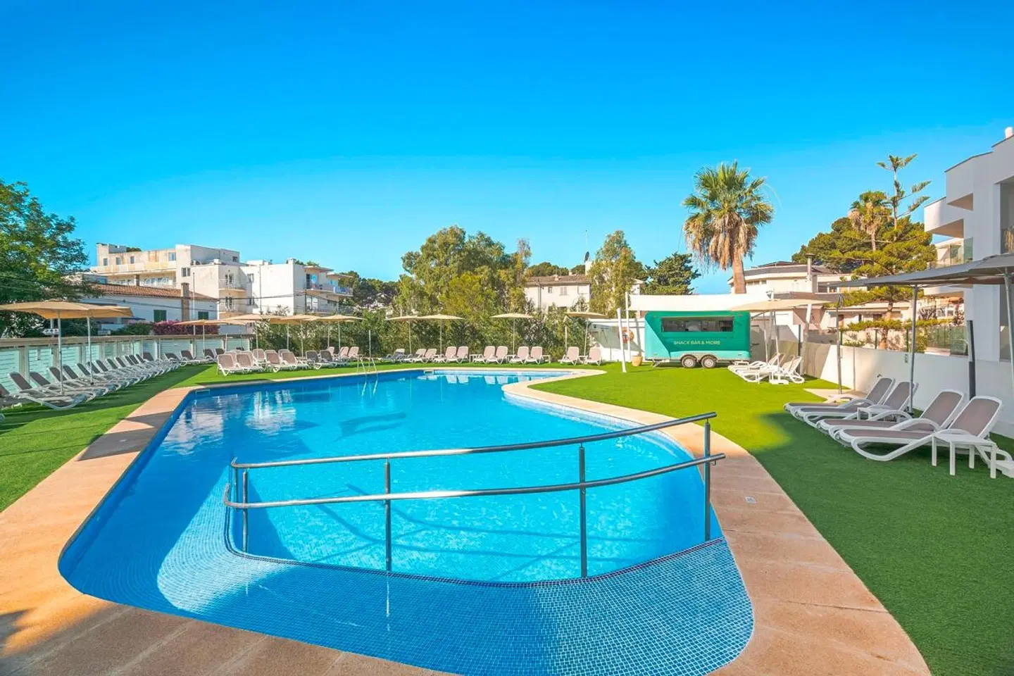 THB Maria Isabel OUTDOOR_POOL