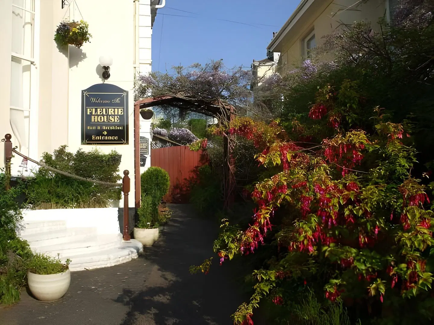 Fleurie House Garten